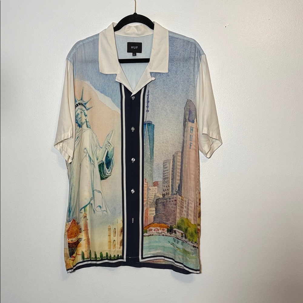 HUF Graphic Button Up Shirt Large Rayon World Landmark Print